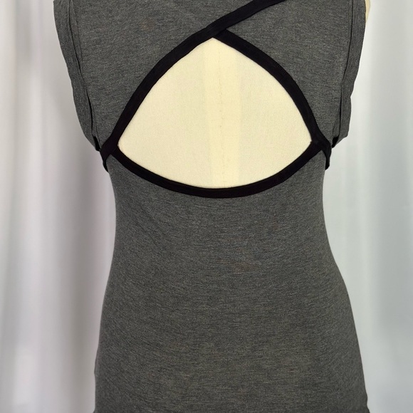 Betsey Johnson Gray Sleeveless Criss-Cross Open Back Fitted Muscle Tee (732) - Picture 3 of 10
